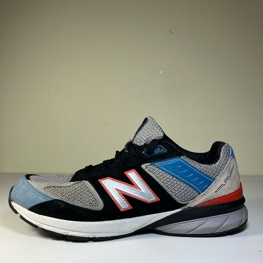 New Balance 990v5 sneakers